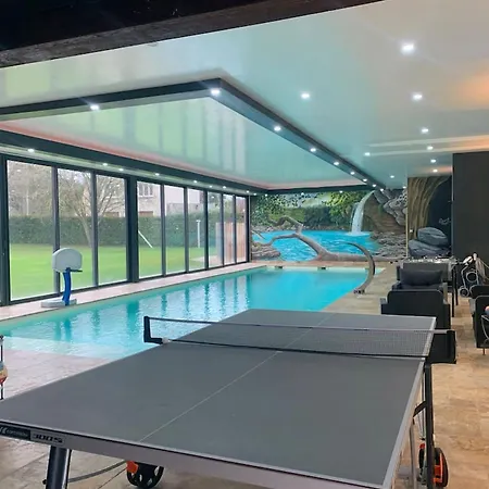 A Clermont-creans Avec Piscine Partagee Ла-Флеш