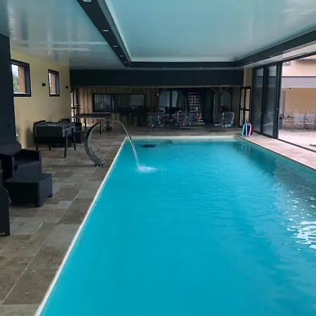 Chalet A Clermont-creans Avec Piscine Partagee La Flèche