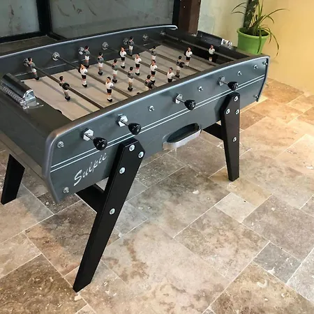 A Clermont-creans Avec Piscine Partagee Chalet