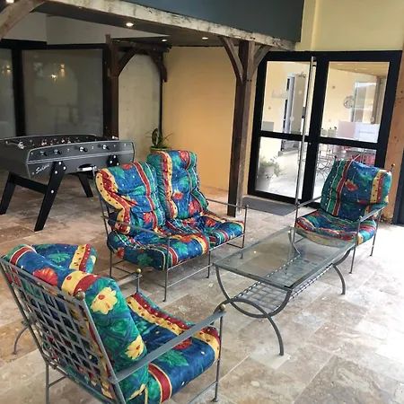 A Clermont-creans Avec Piscine Partagee Chalet La Flèche