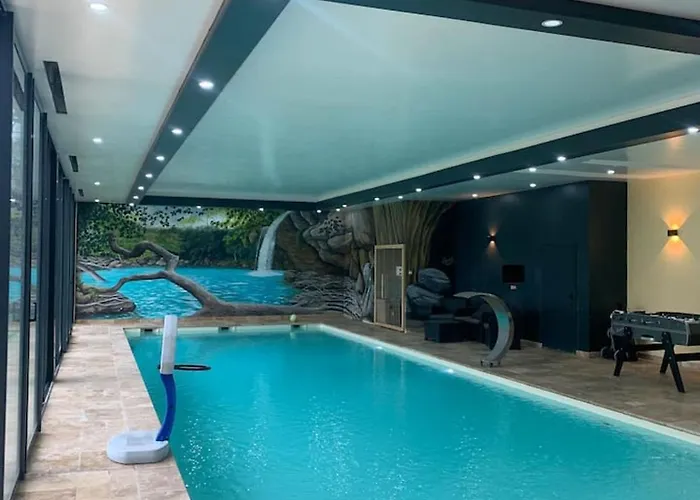 A Clermont-creans Avec Piscine Partagee Alpstuga *