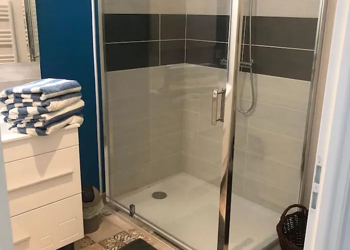 A Clermont-creans Avec Piscine Partagee La Flèche