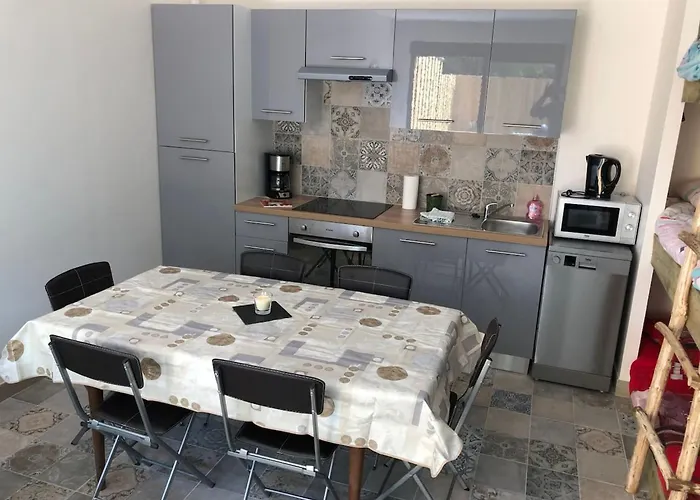 A Clermont-creans Avec Piscine Partagee Alpstuga La Flèche