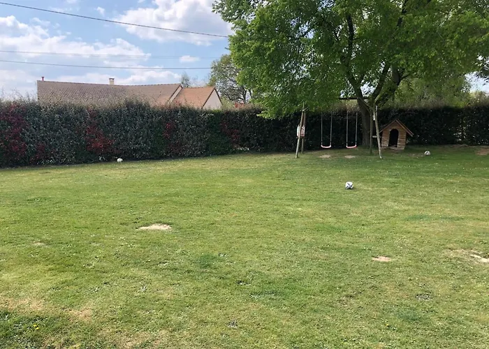 A Clermont-creans Avec Piscine Partagee * La Flèche