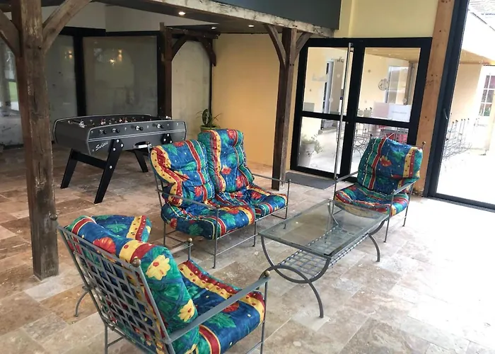 A Clermont-creans Avec Piscine Partagee Alpstuga La Flèche